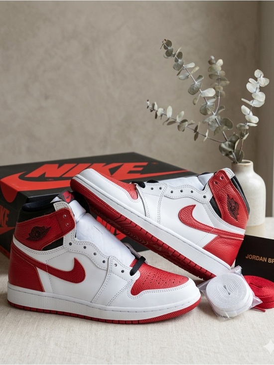 Nike Air Jordan 1 Retro High OG W8.5 7Y 575441-161 NIB
